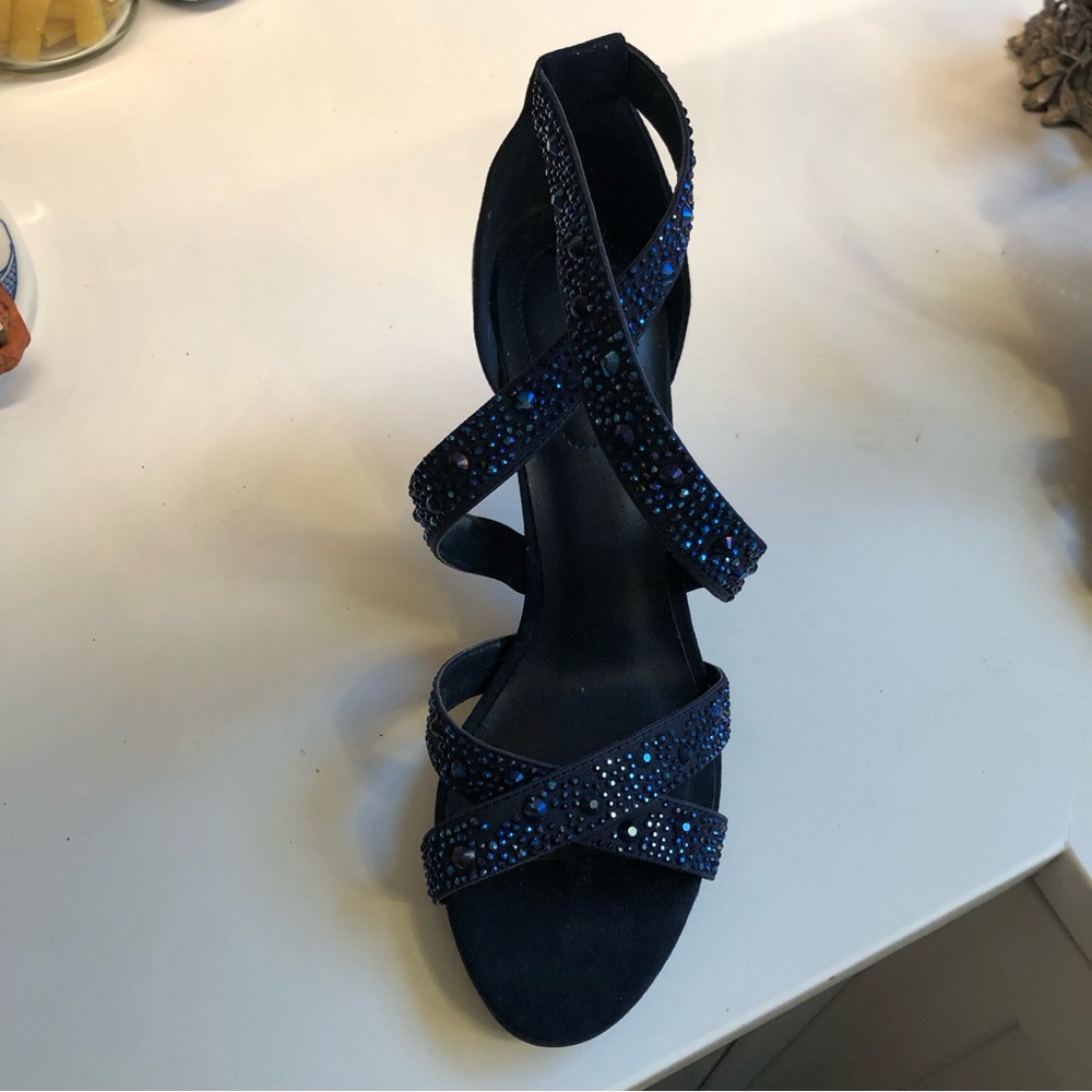 Elegant Blue Bejeweled Bandolino Heels Sz8.5